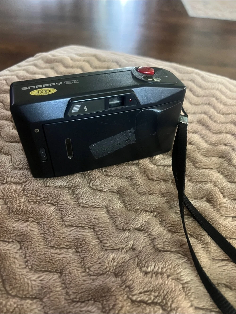 Canon Black Compact 35mm Point & Shoot Camera, vintage Snappy EZ
